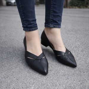 Bueno Black Leather Women's Flats